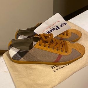 Burberry vintage sneakers